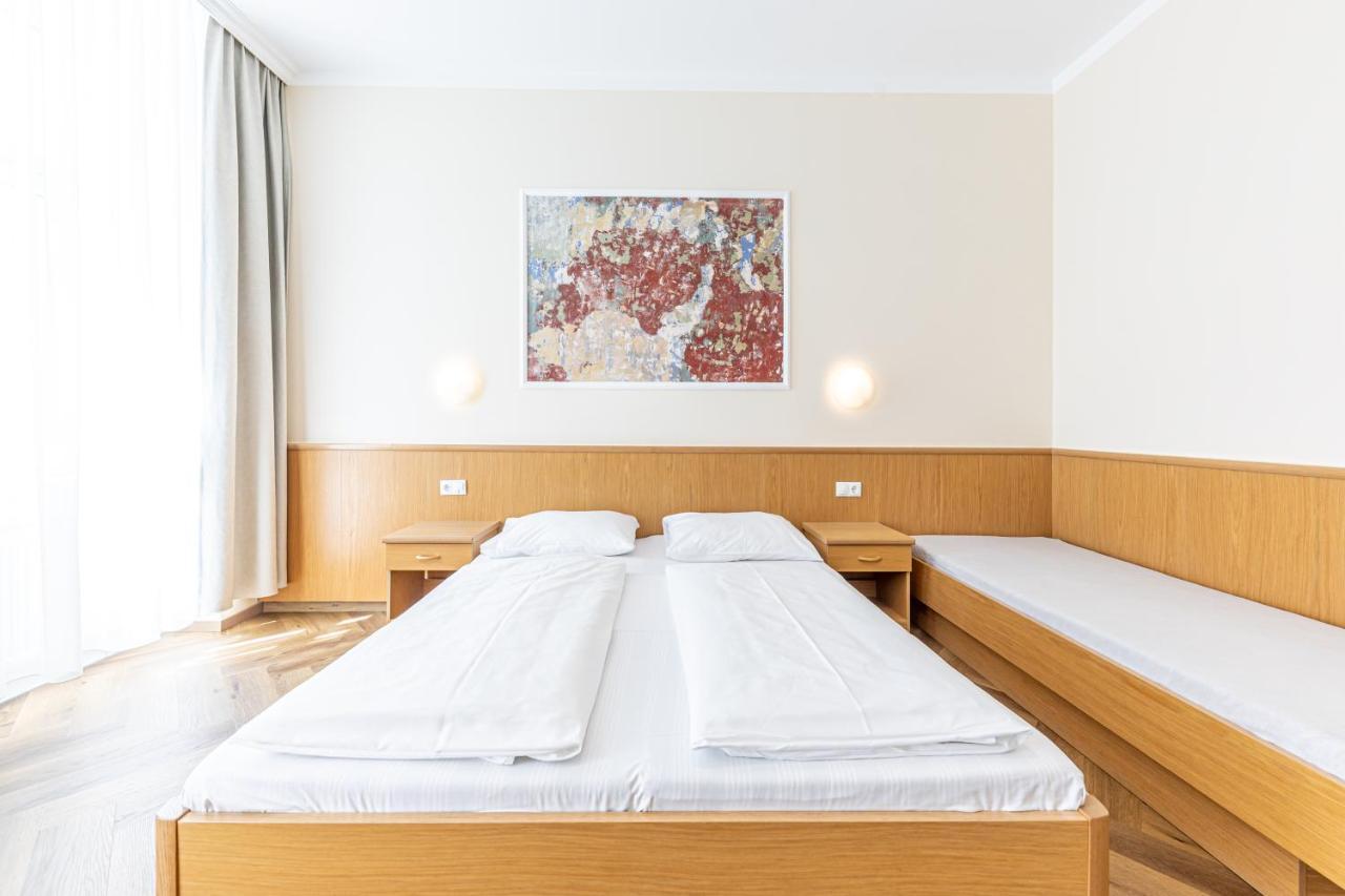 Hotel-Pension Fuenfhaus Viena Exterior foto