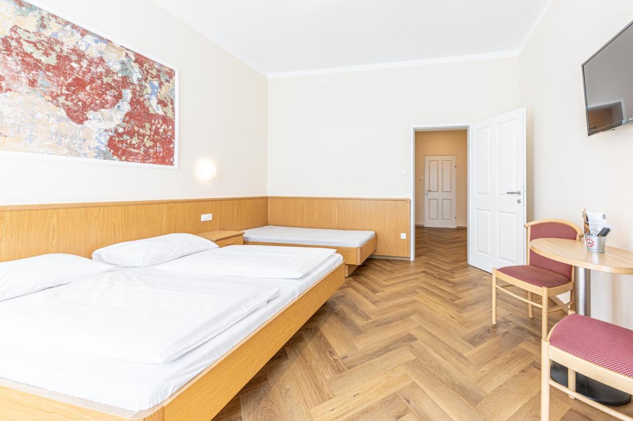 Hotel-Pension Fuenfhaus Viena Exterior foto